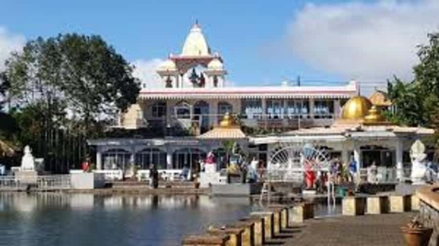 Mauritius: Private Guided South Tour with Pickup - Grand Bassin Temple Time: Why a Guide Here Makes the Stop Better