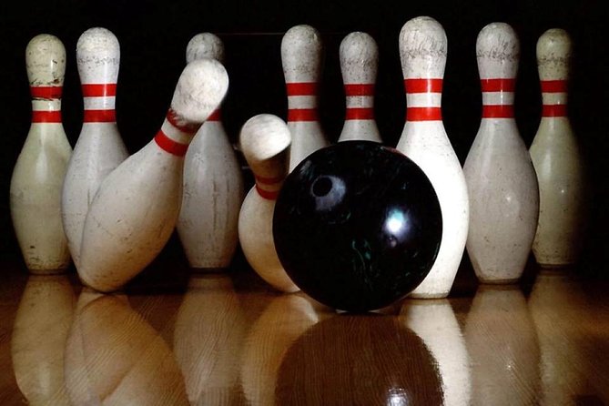 Mauritius Private Night Tour: Romantic dinner, Entertainments & Night lounge - Le Lucky Strike: Bowling or Pool as Your Built-In Fun Stop