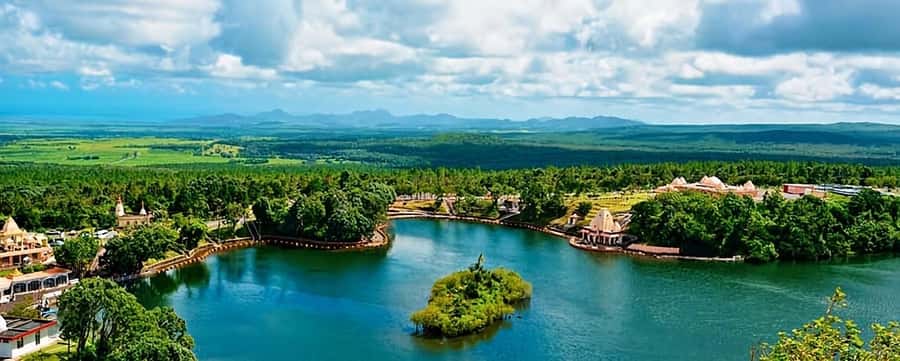 Mauritius: Private South Day Tour with Hotel Transfer - Grand Bassin and Ganga Talao: faith, crater water, and the dress rule