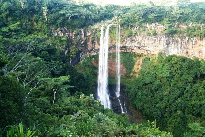 Mauritius Private Transfers: Airport and Ground Services - Driver Communication and Local Tips for Your First Day