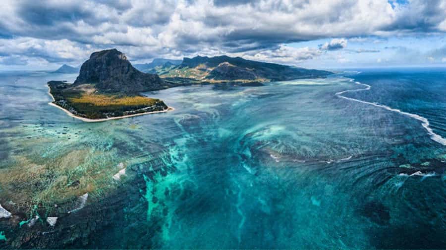 Mauritius: Scenic Helicopter Flight with Hotel Transfers - Sharing tour logistics: helicopter size, seating, and weight rules