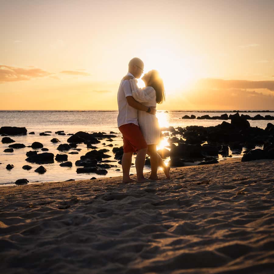 Mauritius: Sunset photoshoot (Honeymoon/family shoots) - Why a Mauritius sunset photoshoot is worth planning