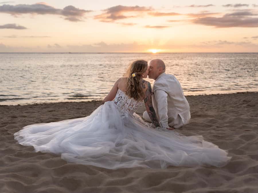 Mauritius: Sunset photoshoot (Honeymoon/family shoots) - Should you book this Mauritius honeymoon or family sunset photoshoot?