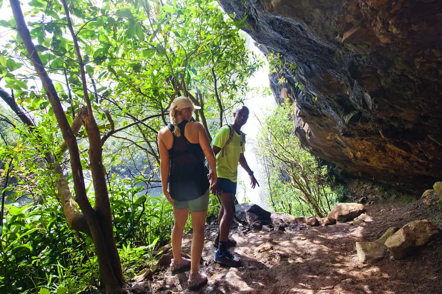Mauritius: The Iconic Waterfalls hike + Mauritian picnic - Key things I’d circle before you go
