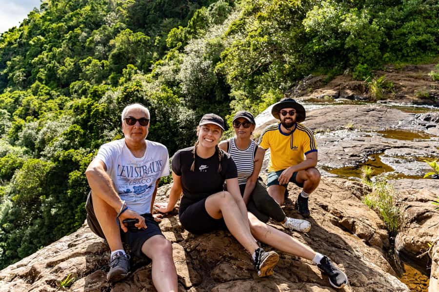 Mauritius: The Iconic Waterfalls hike + Mauritian picnic - Finding your guide at the bus station before 9:00 AM