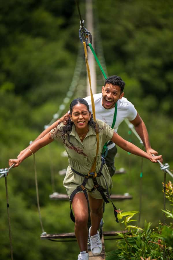 Mauritius: Vallé Advenature Park, Nepalese Bridge - Who should do the Nepalese Bridge, and who should skip it
