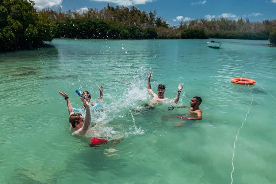 North: Cruise to the flat island & Gabriel island.bbq lunch - The BBQ lunch on Ile Plate is the tasty centerpiece