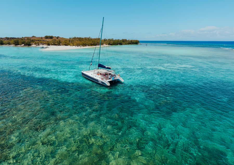 North of Mauritius: Catamaran Cruise w/ BBQ Lunch - Sunset Boulevard to the islands: timing and day flow in Grand Baie