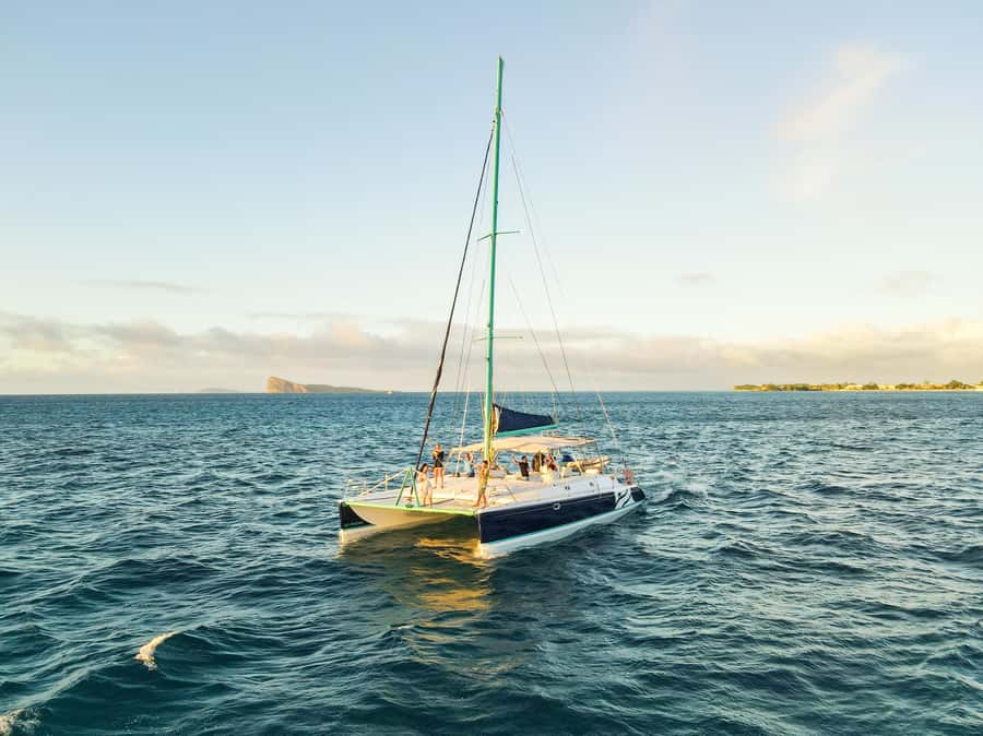 North of Mauritius: Sunset Catamaran Cruise, Drinks & Snacks - The Catamaran Experience: A Large Boat With an Easy Pace