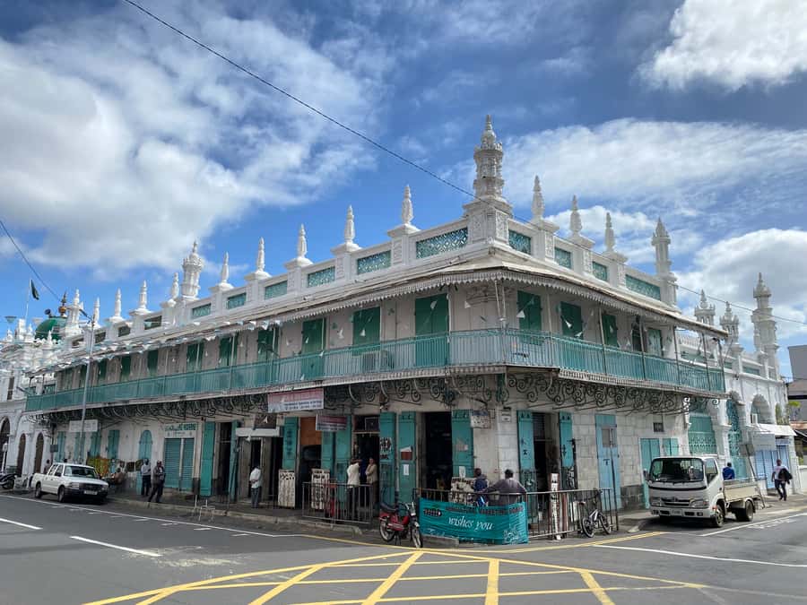 Port Louis: Private Guided Tour and Street Food Tasting - Aapravasi Ghat: UNESCO and the Story of Immigration