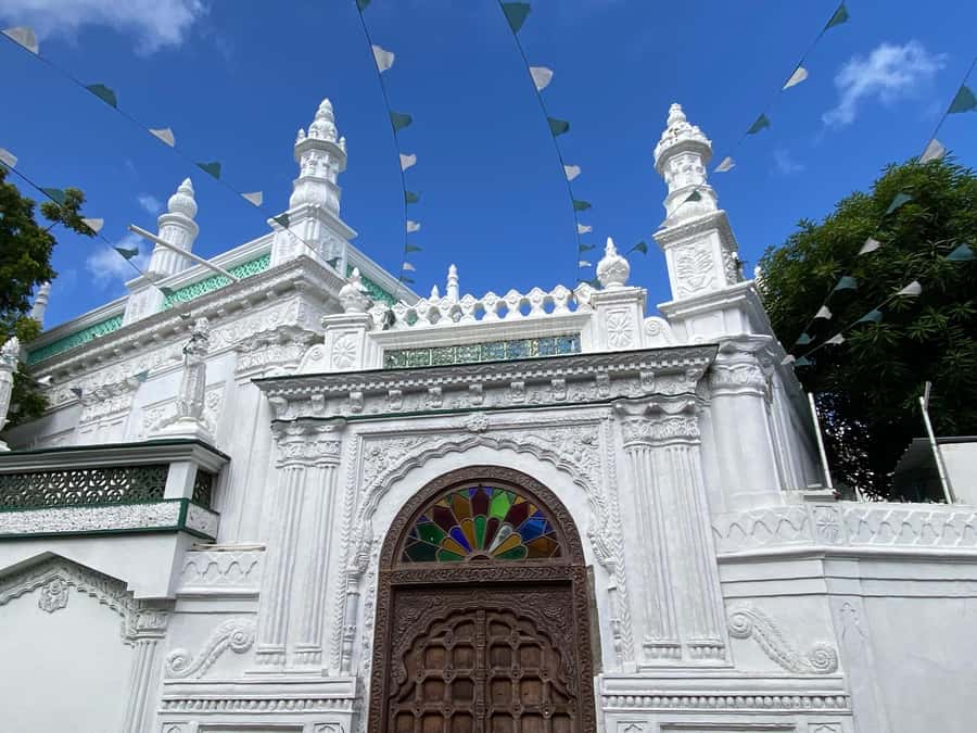 Port Louis: Private Guided Tour and Street Food Tasting - Street Food Tasting: About 8 Stops, Built for Variety