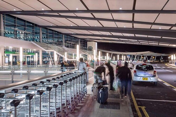 Private Airport/hotel Transfers - The Big Promise Here: Door-to-Door, Private, and Name-First