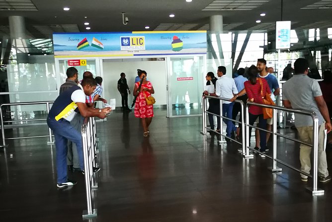 Private Airport/hotel Transfers - Meeting Your Driver in Port Louis: The “Find Me by Name” System