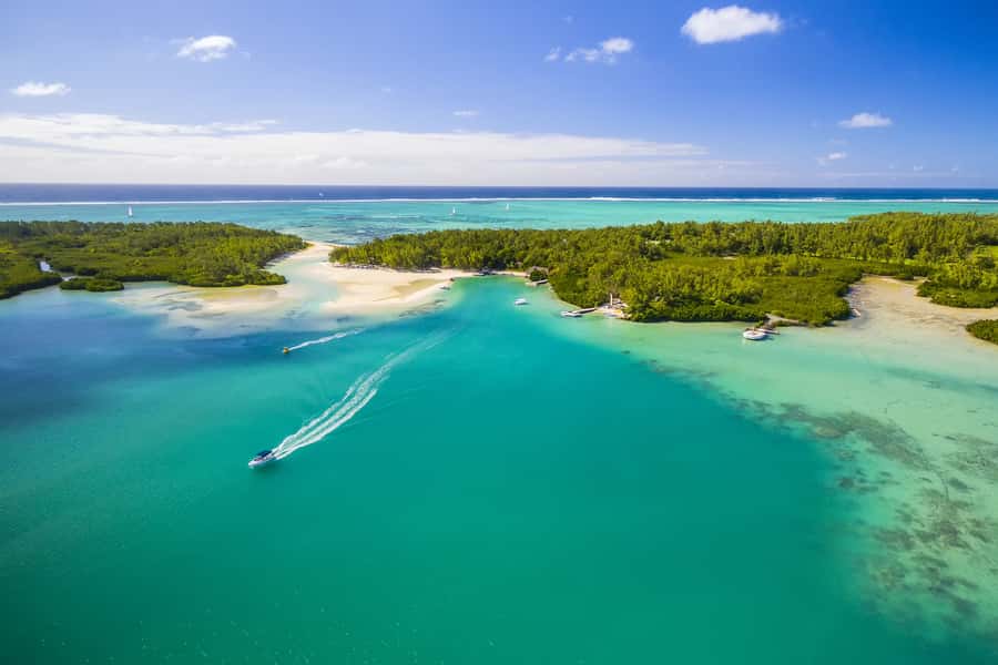 Private Catamaran Charter to Ile aux Cerfs - Ile aux Cerfs Visit, Beach Walking, Then Back to Pointe Jerome