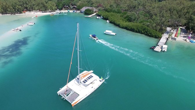 Private Charter Full Day Cruise: Île aux Cerfs - The Island Hopper Catamaran Experience, Up Close
