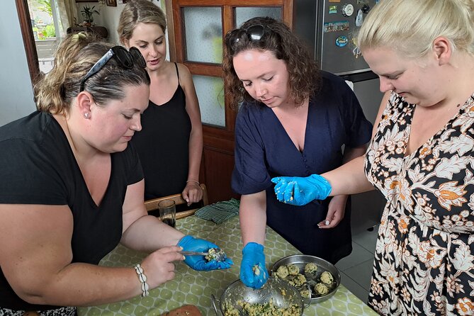 Private Cooking Class in Mauritius with a Local Family - Understanding Mauritian Flavor: Chinese, European, and Indian in One Bowl