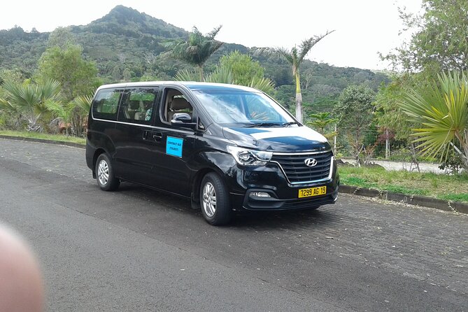 Private Luxury Minibus Transfer from Mauritius Airport to City - The Luxury Hyundai H1 Ride: What the Seating and Luggage Setup Means for Real Life