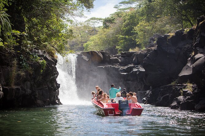 Private speed boat to Ile aux Cerfs full-day Incl: Lunch & Transfer - The overall pacing: a 7-hour day that stays busy, not exhausting