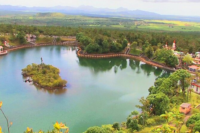 Southern Tales: Full-day incl Crocodile Park & 23 Colored Earth - Chamouny waterfall and the chance to slow down before lunch