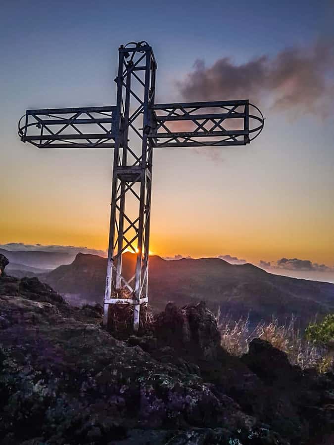 Sunrise hike at Le Morne Brabant with Local Guides (UNESCO) - The 4-hour flow: meeting before dawn to getting back to town