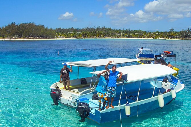 The Adventure East of Mauritius: 3-Watersport Activities & Blue-Bay Marine Park - Frederick Hendrick Museum: Dutch and French colonial remnants in a tropical garden
