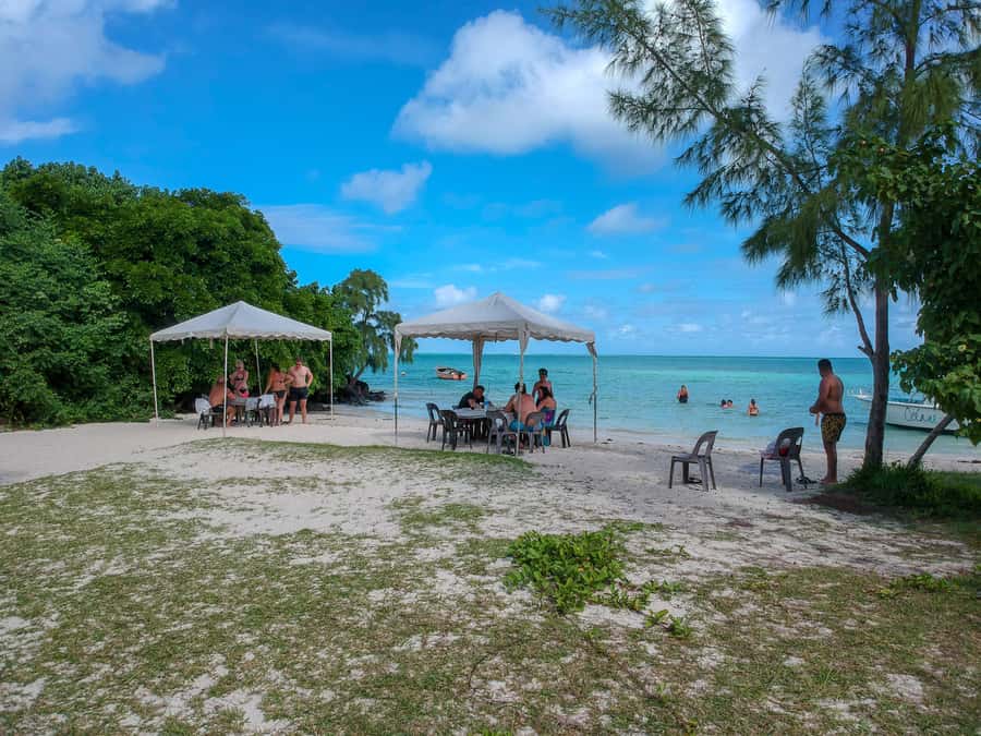 Trou D'Eau Douce: 5 island tour Mauritius with lunch/drinks - Trou dEau Douce: the easy start for east-coast island hopping